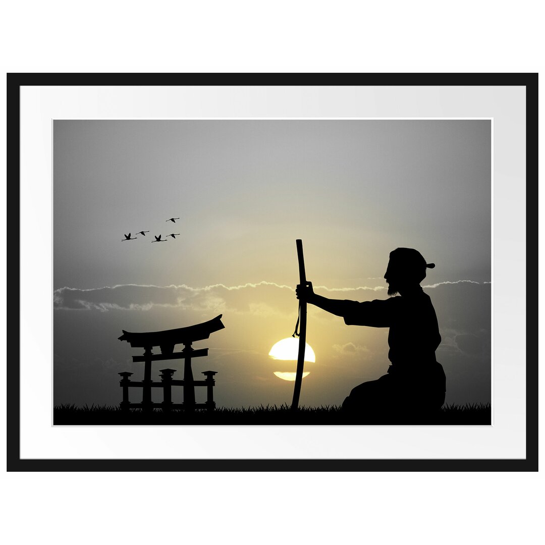 Samurai Meister vor dem Horizont Gerahmter Fotodruck