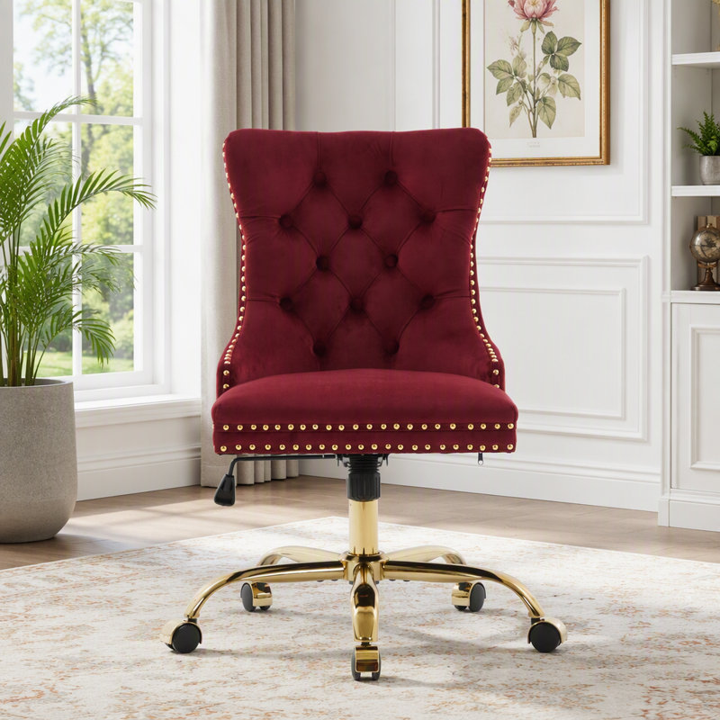 Chaise de bureau en velours de luxe avec base dorée et capitonnage à losanges, Rose