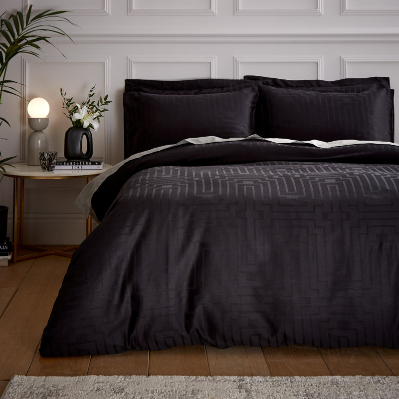 Satin Geo Jacquard 180 Thread Count Duvet Cover Set, King Duvet Cover + 2 Standard Pillowcases