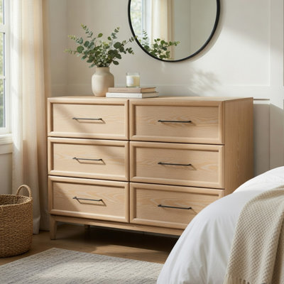 Commode large Ary, 6 tiroirs, poignées en nickel noir, bois brun clair