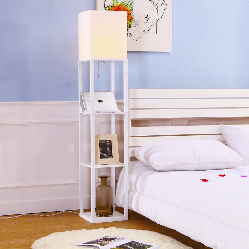 Lampe sur pied DEL à 3 tablettes avec abat-jour carré en tissu Maxwell 63 po., Blanc, Blanc