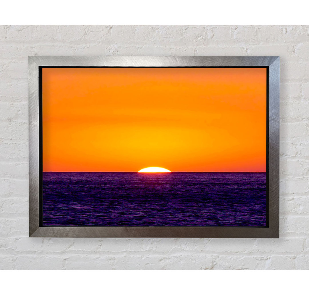 As The Sun Goes Down Over The Ocean Orange - Einzelne Bilderrahmen Kunstdrucke