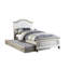 Lit simple avec lit gigogne pour chambre de jeunes, similicuir blanc, contreplaqué de pin et panneau de particules blanc argenté, rembourré-749190213