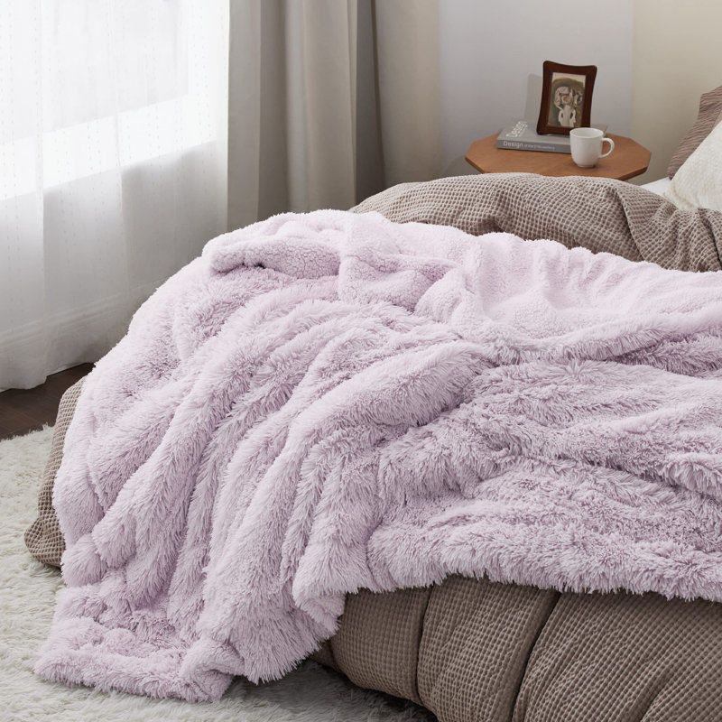 Couvertures en fausse fourrure Cozy Winter Collection, L 90 po x L 90 po, Lavande