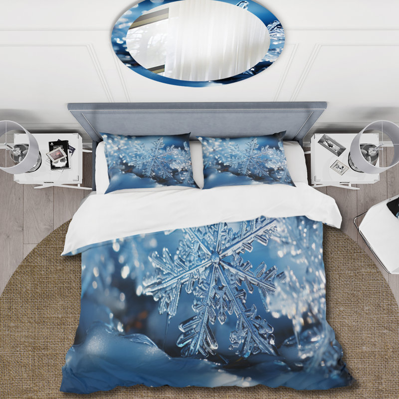 Glimmering Snowflakes II - Abstract Duvet Cover Set, King Duvet Cover + 2 King Shams