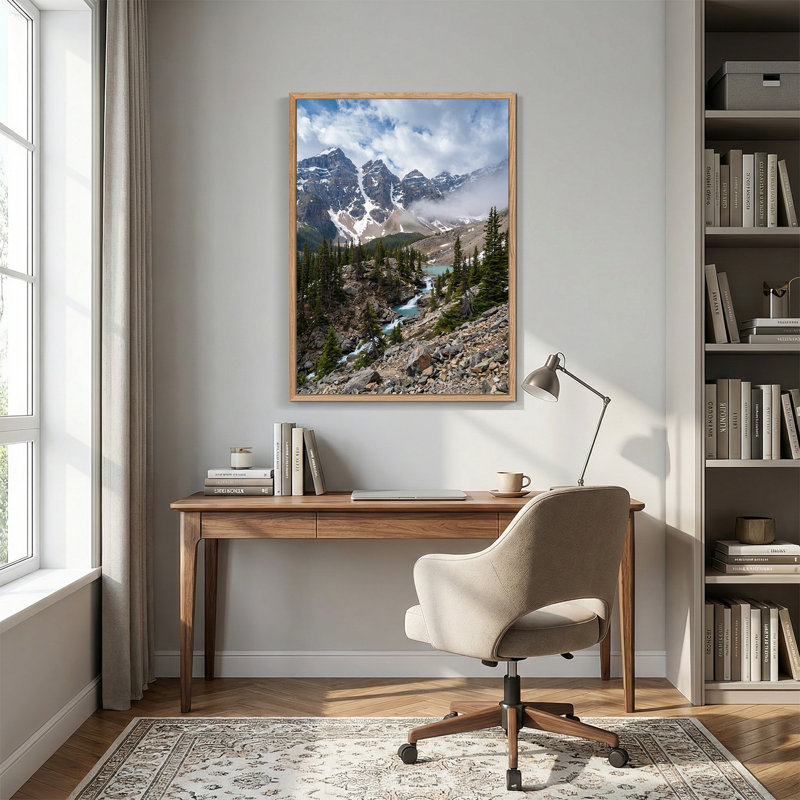 Tableau sur toile représentant des sommets enneigés surplombant un ruisseau turquoise et une forêt de pins, 36"H x 24"W