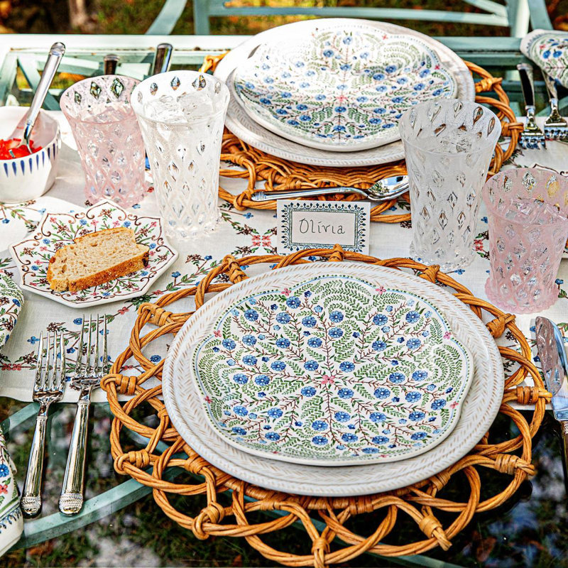 Villa Seville Scalloped Side/Cocktail Plates
