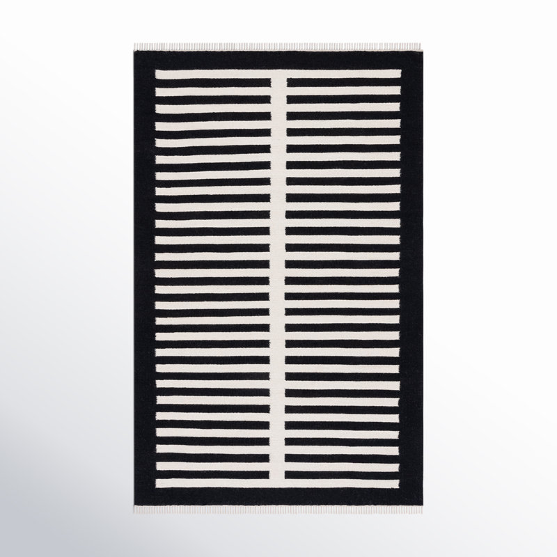 Delia Ivory/Black Area Rug, Rectangle de 5 pi x 8 pi