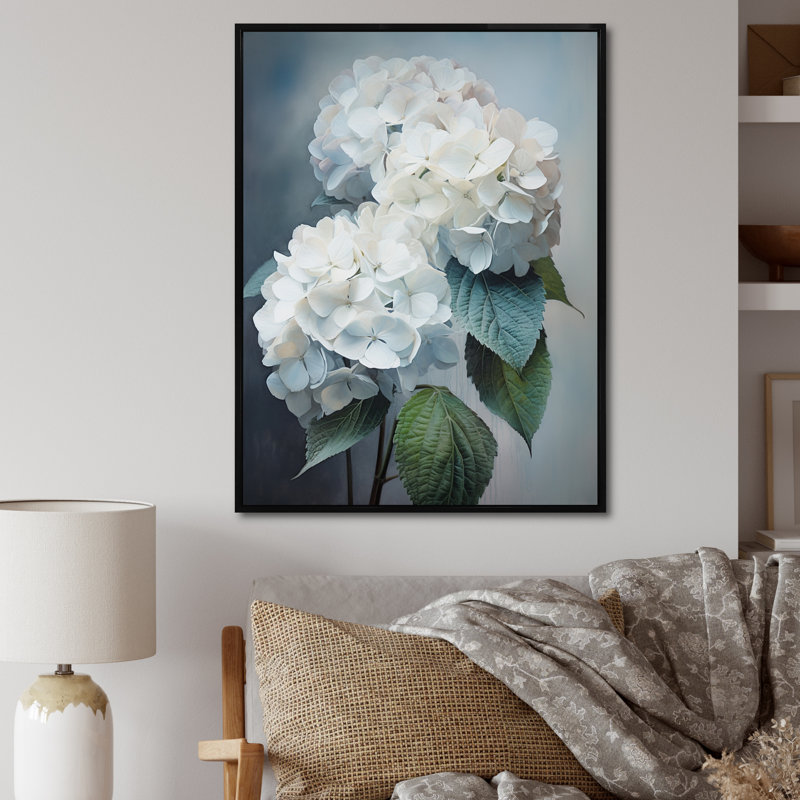 Blanc hortensia, chuchotement - art mural hortensia, 40" H x 30" W, Cadre flottant noir