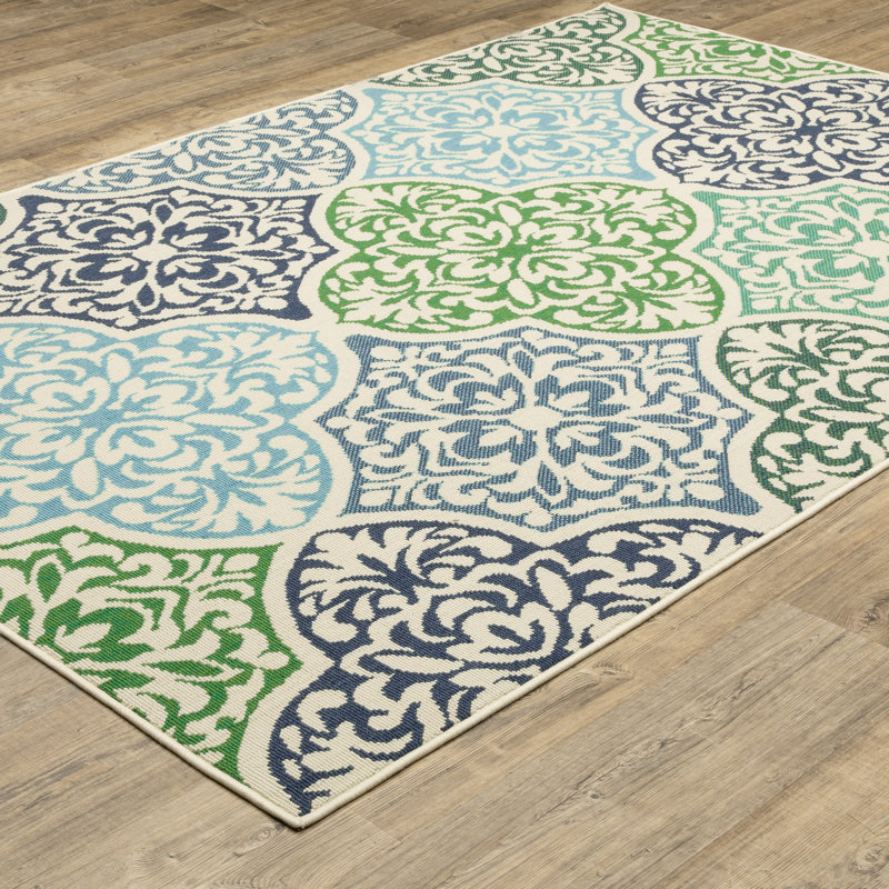 Aganlane Morrocan Medallions Blue/ Green Indoor/Outdoor Area Rug, Rectangle 5'3" x 7'7"
