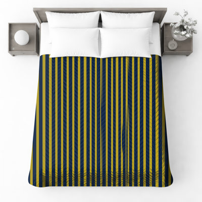Couvre-lit matelassé à rayures bleu marine et jaune