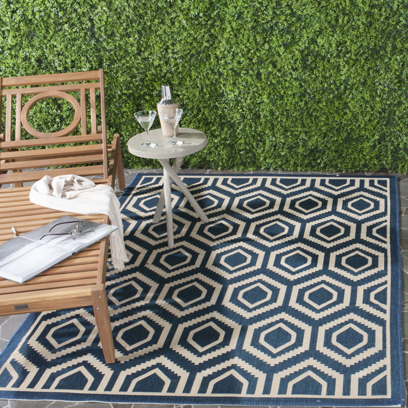 Mclain Geometric Indoor / Outdoor Area Rug, Rectangle 201 x 290 cm