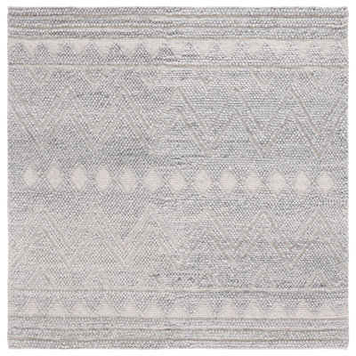 Natura Hand Woven Wool Pet Cotton Chevron Rug in Gray