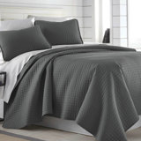 Vilano Springs ® Oversized, light-weight Hotel Quality Quilt Set with matching shams