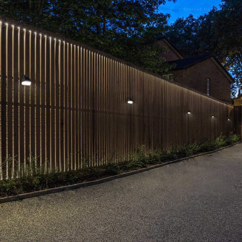 Lumières de terrasse solaires intégrées Luciole Dusk to Dawn imperméables pour le jardin, le mur, les marches 4000K