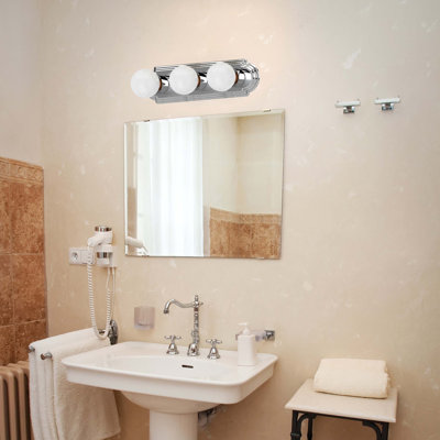 Barre d'éclairage de salle de bain murale 3 lumières l 18 po en chrome