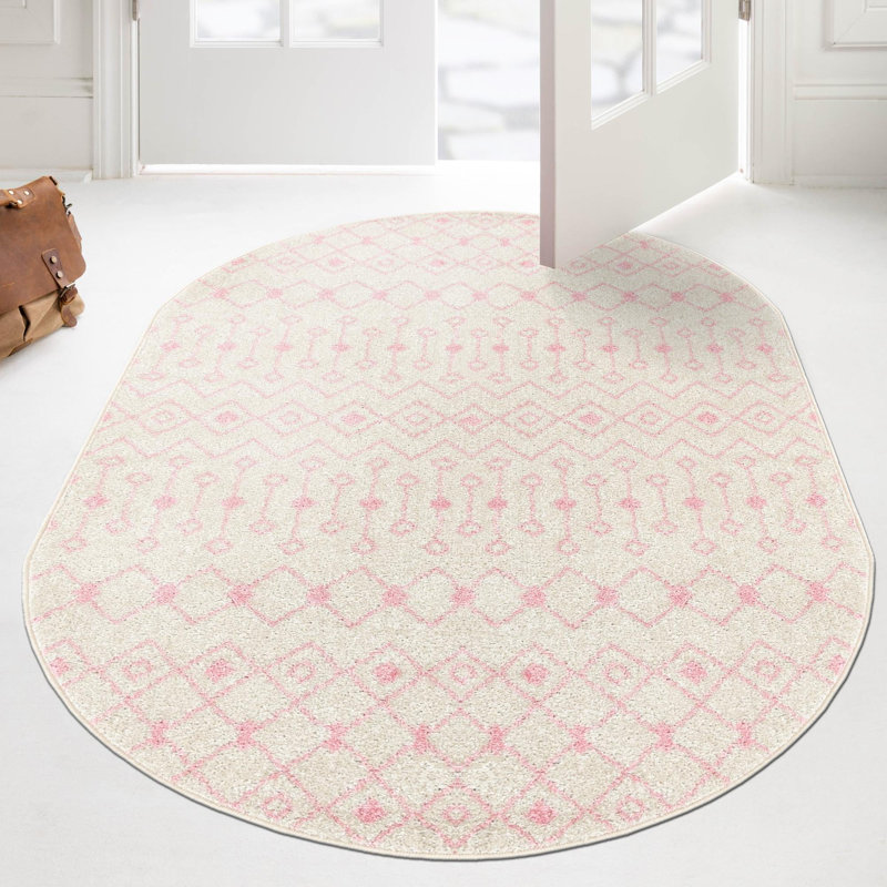 Tapis en polypropylène tissé à la machine Briehn, Ovale 5 pi 3 po x 8 pi