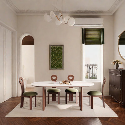 Table et chaises de salle à manger