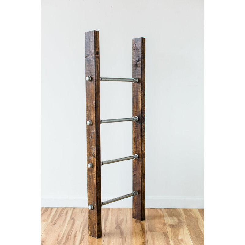 Pipe 4 ft Blanket Ladder