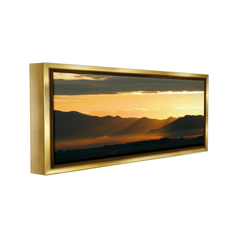 «Sun Rays Over Mountains Floater Frame» par Noah Bay sur, Cadre flottant métallique doré, H 11 po x l 25 po