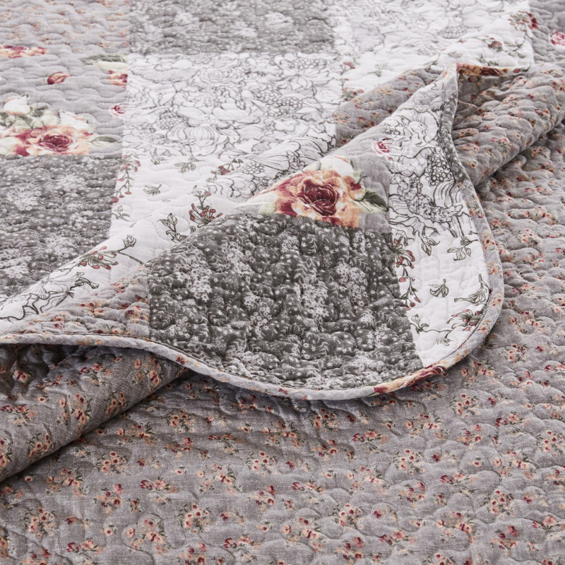 Giulia Gray and White King Microfiber Reversible Quilt Set