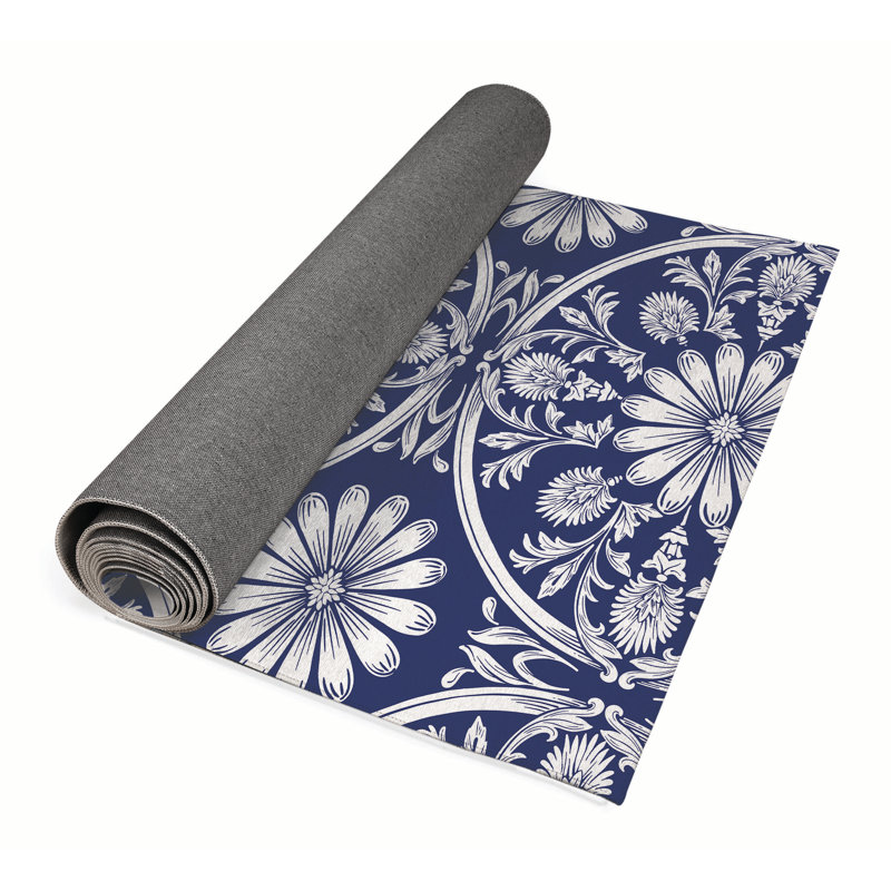 Daisy Tile Outdoor Area Rug, Runner 2'6" x 8'