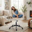Chaise de bureau ergonomique avec accoudoirs réglables et fonction d'inclinaison