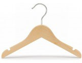 Cintre en bois pour chambre d'enfant pour robe / chandail / chandail