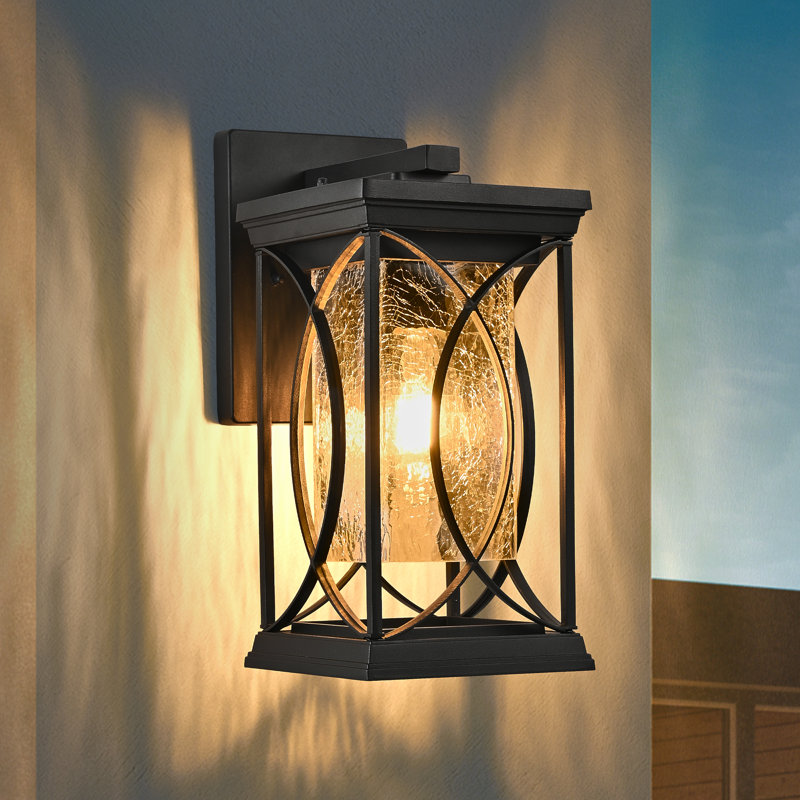 Lanterne murale noire d'extérieur avec verre craquelé