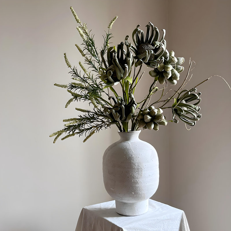 Ornements de fleurs simulées