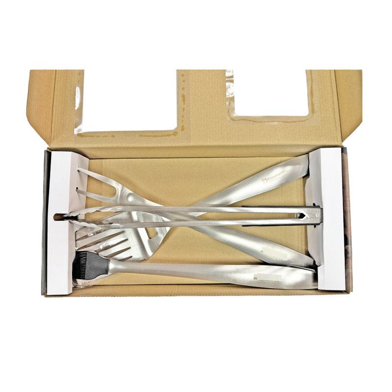 Ensemble d'ustensiles de barbecue en acier inoxydable : spatule, brosse, pinces pour toutes vos aventures culinaires en plein air. Accessoires pour tous les types de grillades.