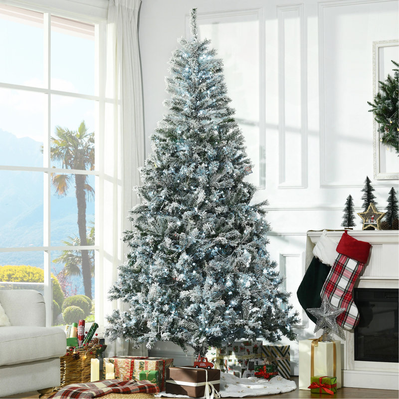 Arbre de Noël artificiel enneigé 7,5 pi avec lumières DEL blanc froid