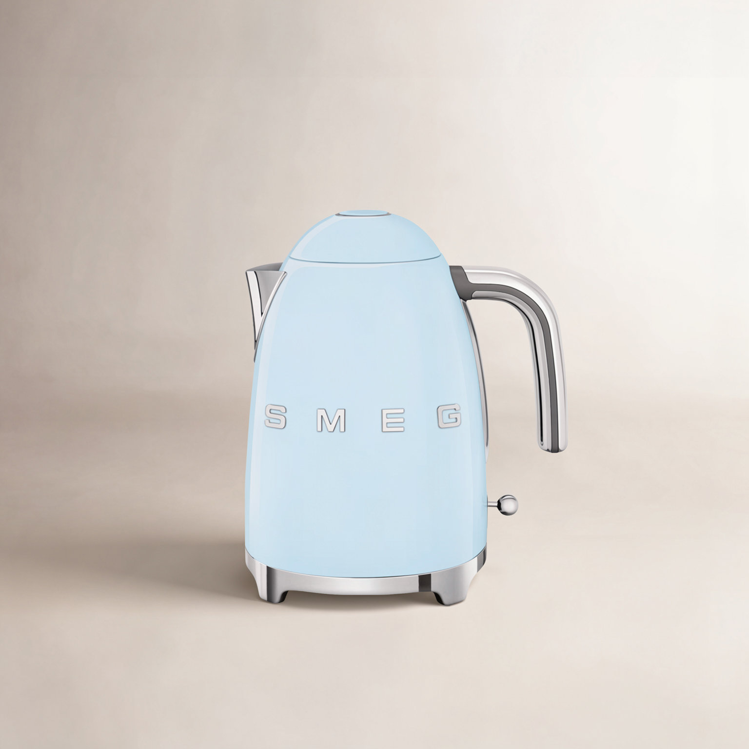 SMEG 50s Style 7-Cup Electric Kettle, Pastel Blue