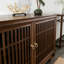Buffets en bois massif à quatre portes-471859909