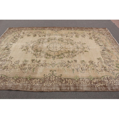 Grand tapis beige pour le salon offrant un look Oushak turc rétro idéal pour un salon ou une cuisine