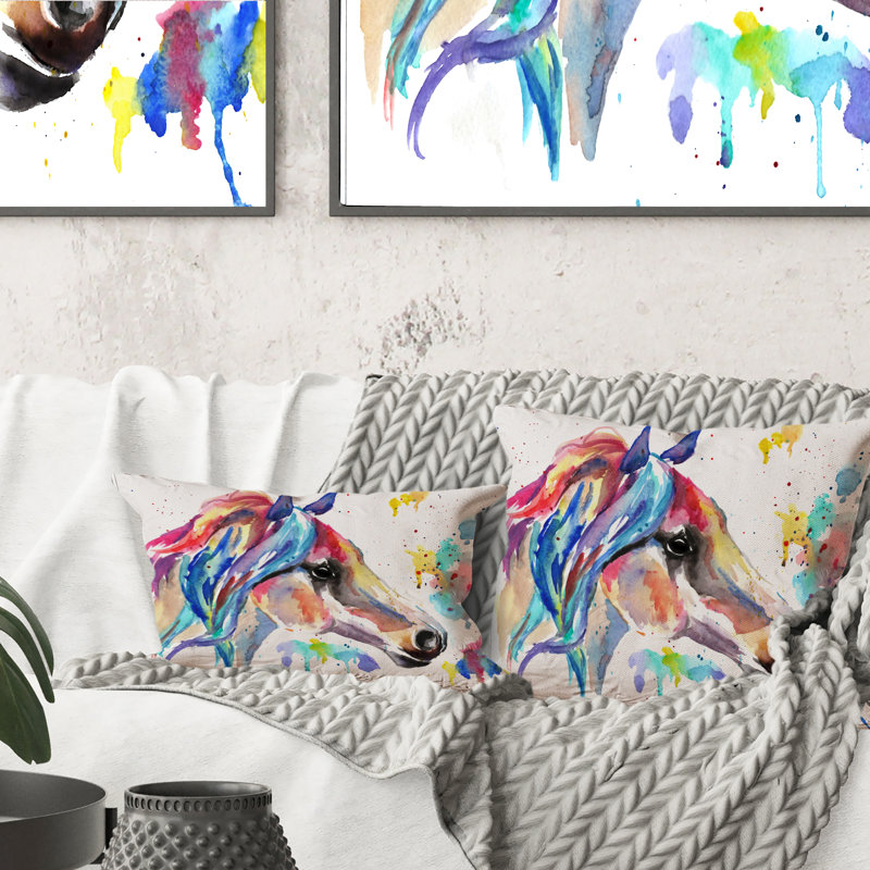 Portrait d'un cheval aux couleurs vives - Coussin décoratif à imprimé traditionnel, 18 po x 18 po