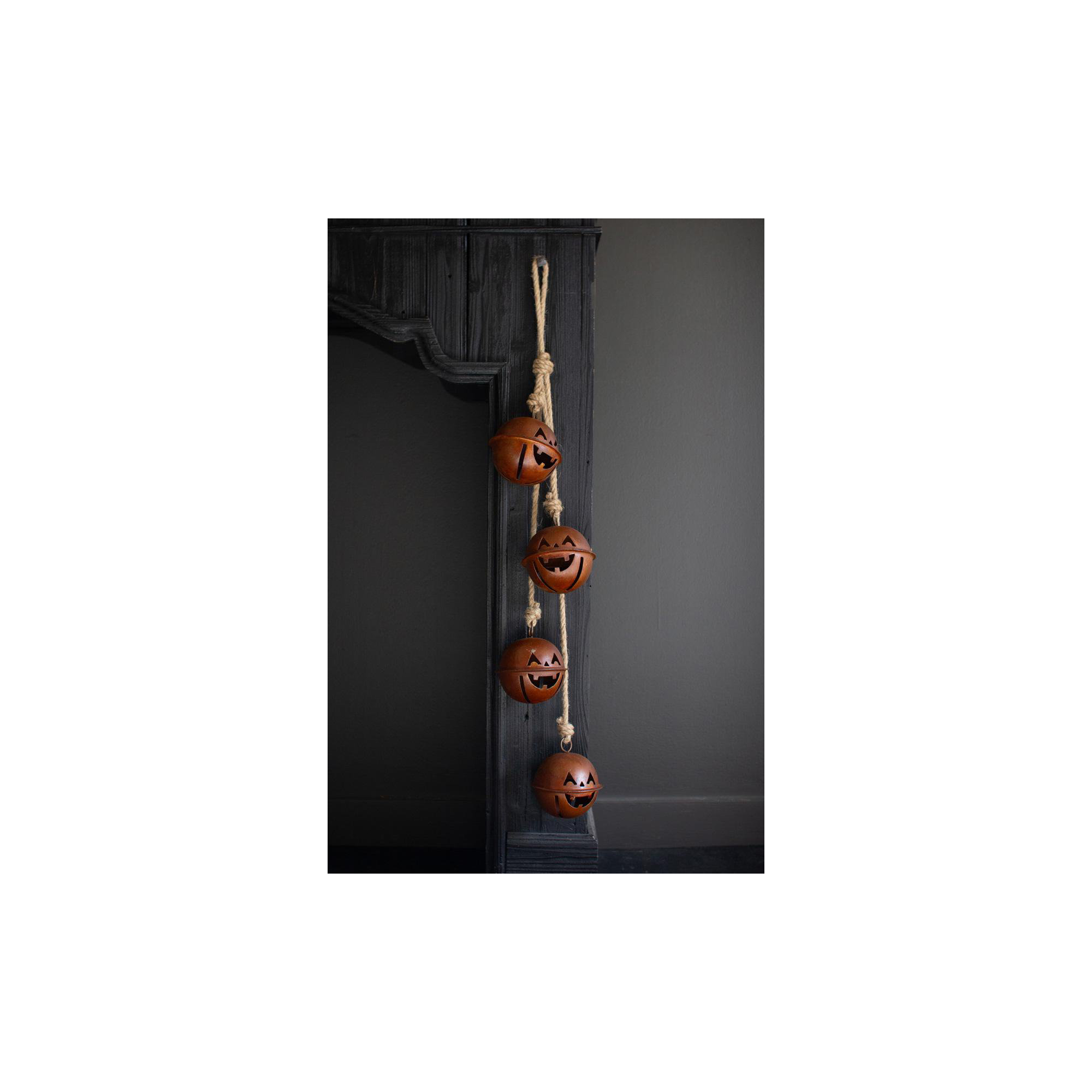 HALLOWEEN JACK-O-LANTERN JINGLE BELL CLUSTER