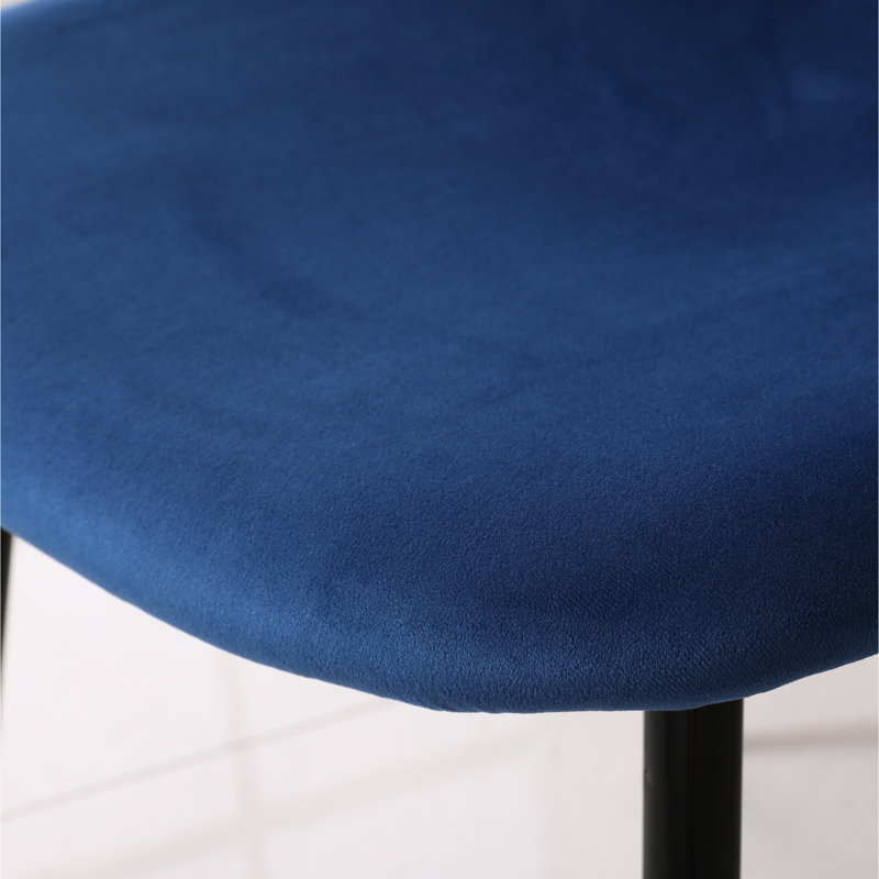 5 Tables de salle à manger bleues et modernes en bois avec 4 chaises à dossier rond