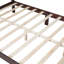 Structure de lit plateforme en bois, lit plateforme de style rétro avec support en lattes de bois-77748375-77748378