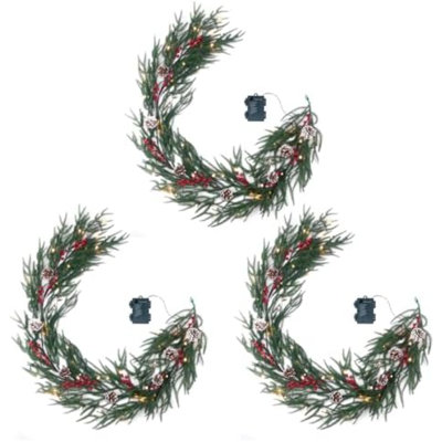 Guirlande de Noël pré-éclairée 6 pi avec baies rouges et boules de cèdre 6 pièces Norfolk
