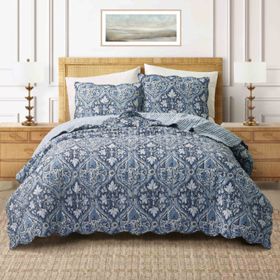 Japonica Cartouche 3-Piece Reversible Cotton Quilt Set