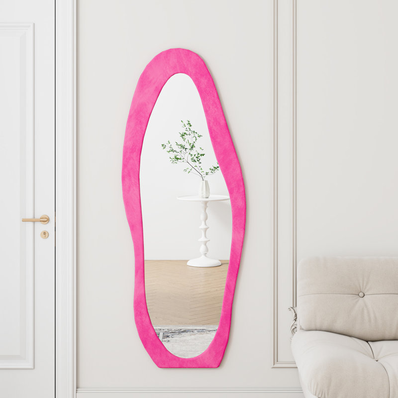 Miroir sur pied pleine longueur 160 x 61 cm, cadre recouvert de flanelle, forme irrégulière unique, rose poudré, revêtement sans danger pour la maison, forme ondulée, haute définition, chambre rose