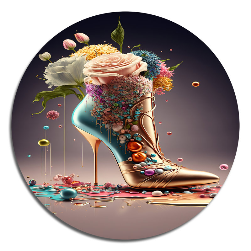 Chaussures à talons hauts florales dorées II - mode ronde en métal, H 16 po x l 16 po