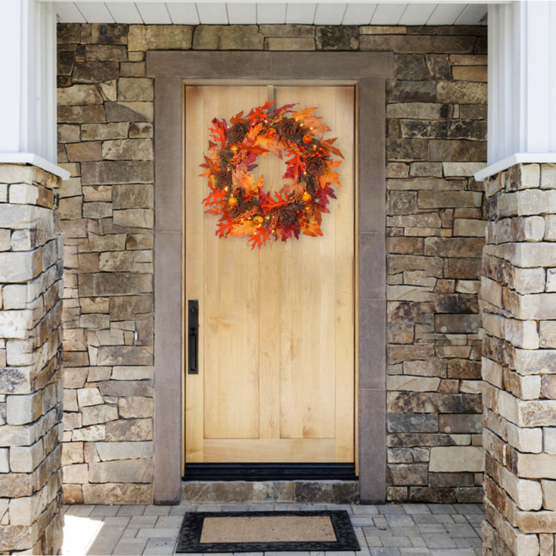 24 in. Maple Wreath with Clear Lights