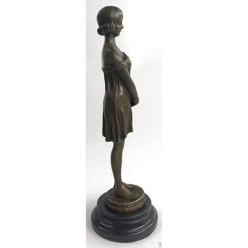 Jolie figurine de portrait classique de femme pure
