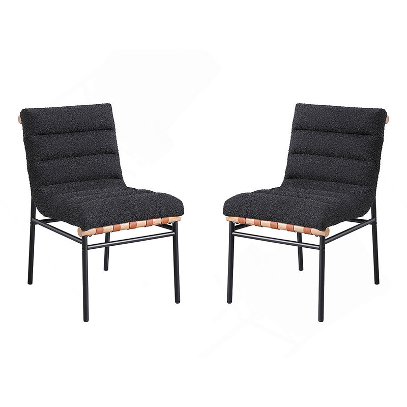Ensemble de 4 chaises de salle à manger en tissu avec pieds en fer Liana, siège élégant et peu encombrant pour les maisons modernes Liana.