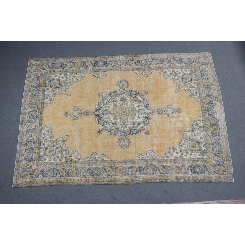Tapis rétro surdimensionné rétro de style Anatolian avec cuisine moderne