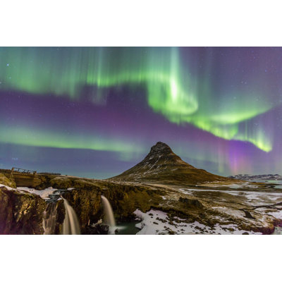 " Kirkjufell Iceland " by Vichie81