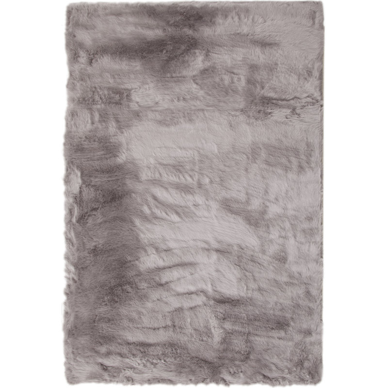 Tapis argenté en fausse fourrure, Rectangle de 5 pi x 8 pi