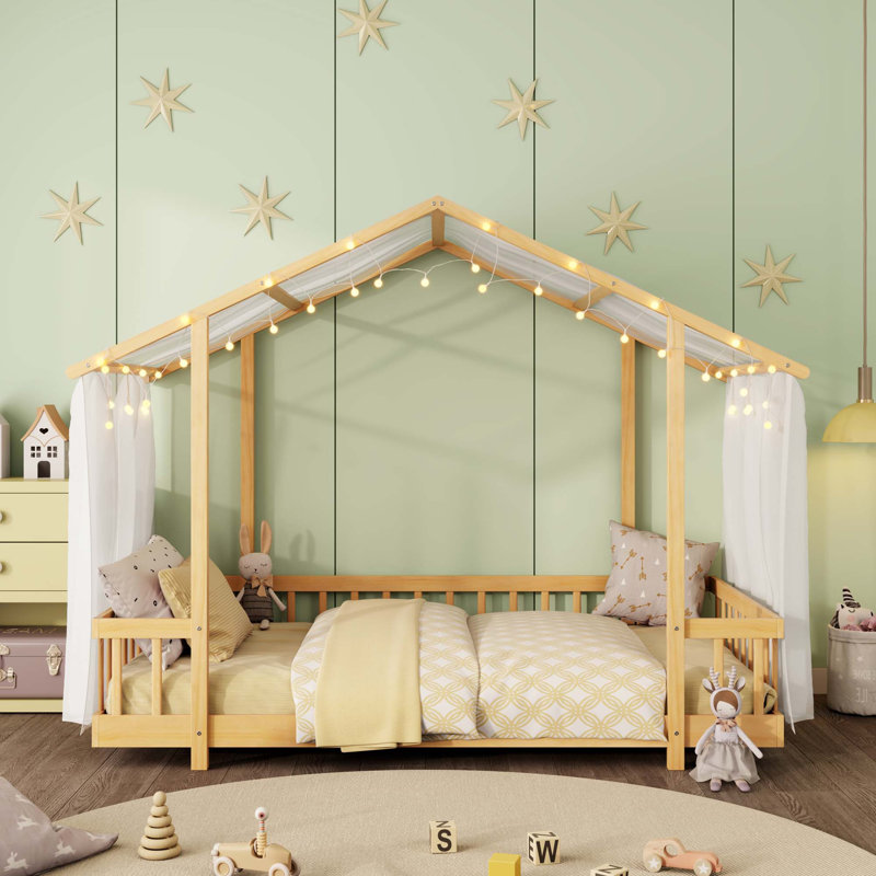 Lit plateforme simple avec baldaquin en tissu transparent et guirlande lumineuse, Natural